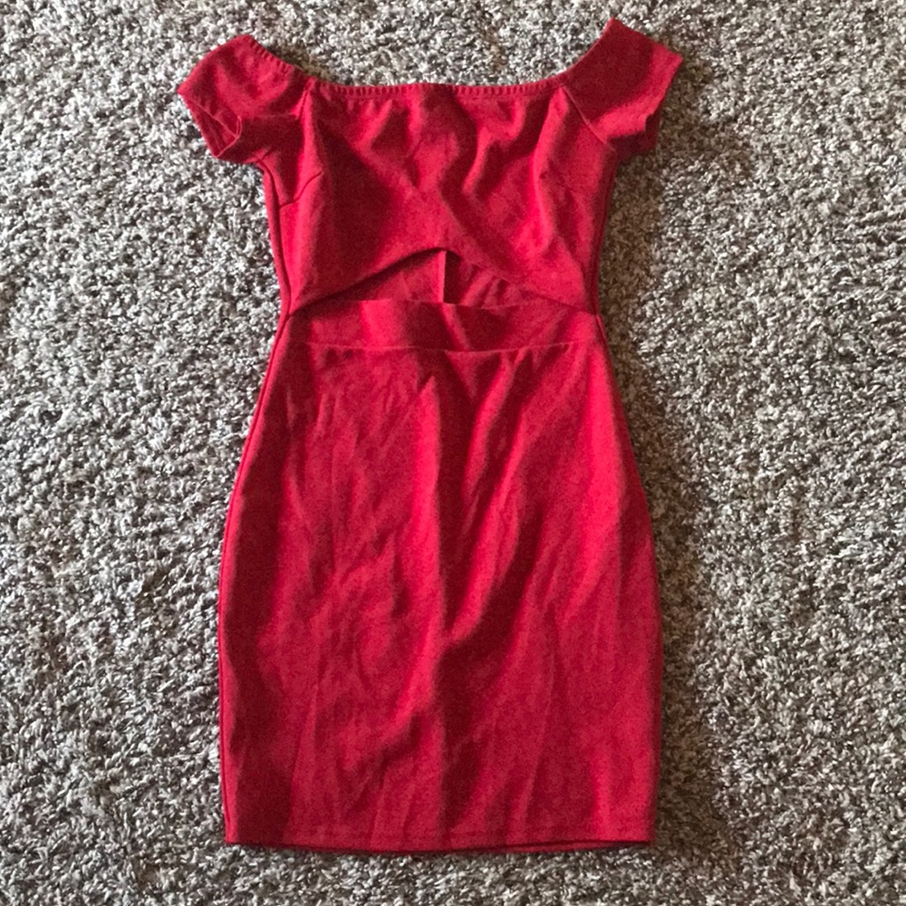 🌸Red cutout off the shoulder dress